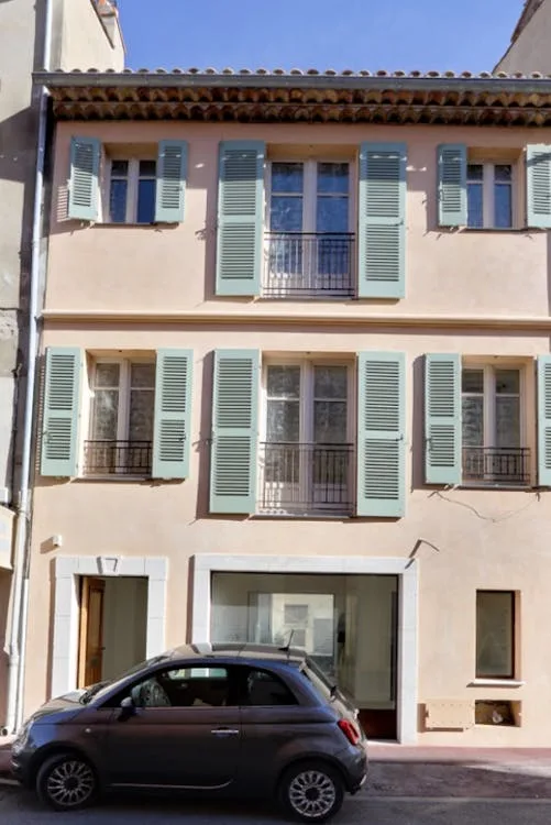 Three-Story Commercial Townhouse in Saint-Tropez
