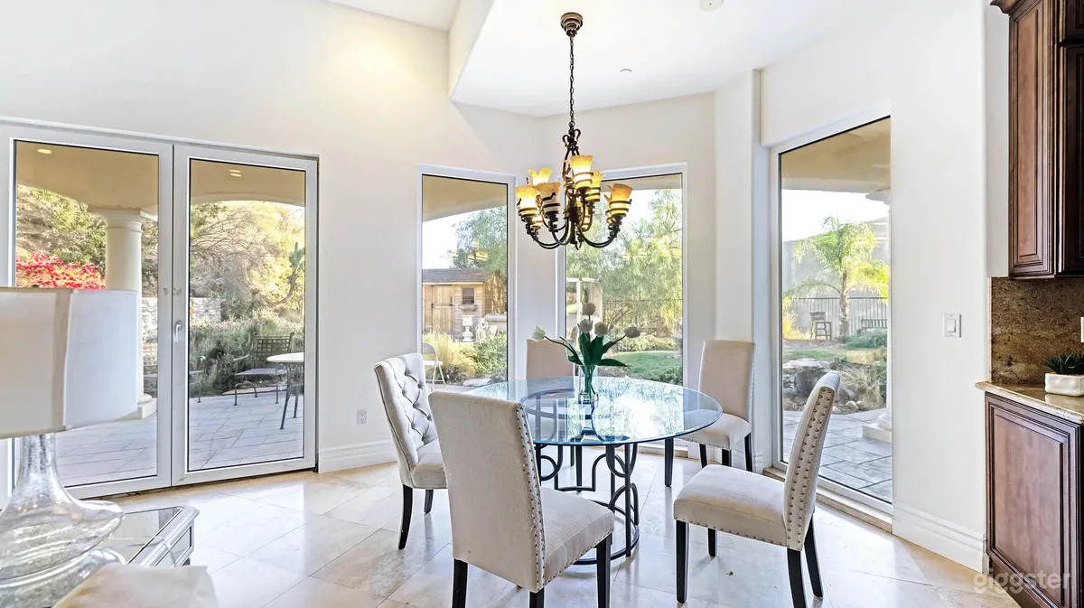 Topanga Grass Tennis Estate with Stunning Canyon Views, 372 sqm, retail activation, pop-up rental in Los Angeles County, add…