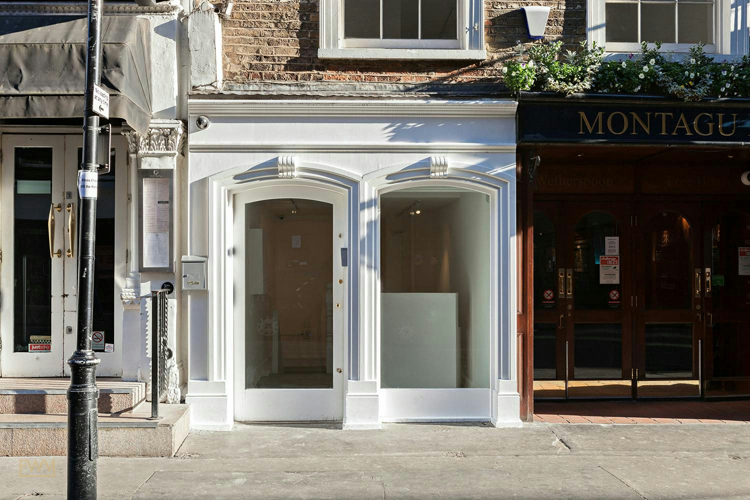 Townhouse for Retail and Showroom Use on Greek Street, London, 300 sqm, pop up store