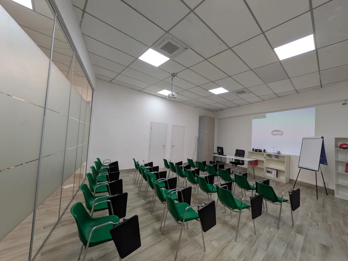Training Rooms and Testing Grounds in Bologna, 90 sqm, corporate event, pop-up rental, additional interior view