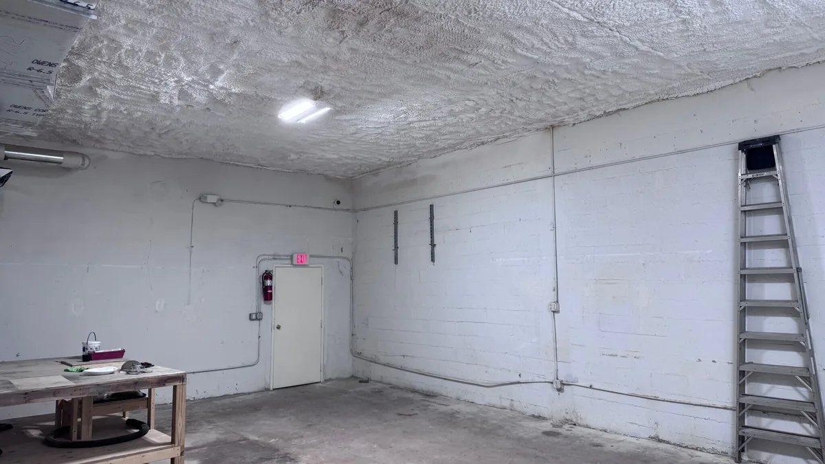 Transformative Industrial Space with High Ceilings, 361 sqm, pop up store in Miami