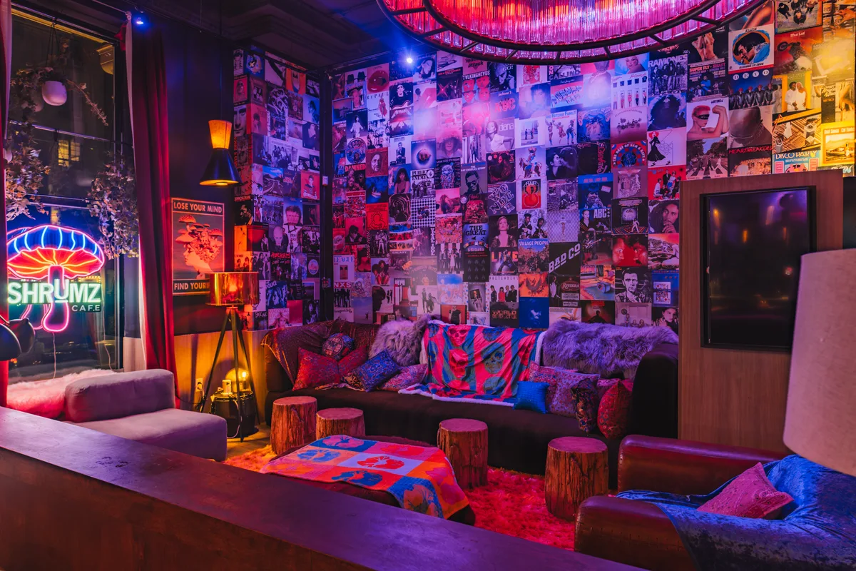 Trendy Lounge Ideal for Gatherings and Events, 74 sqm, pop up store in New York, second interior view