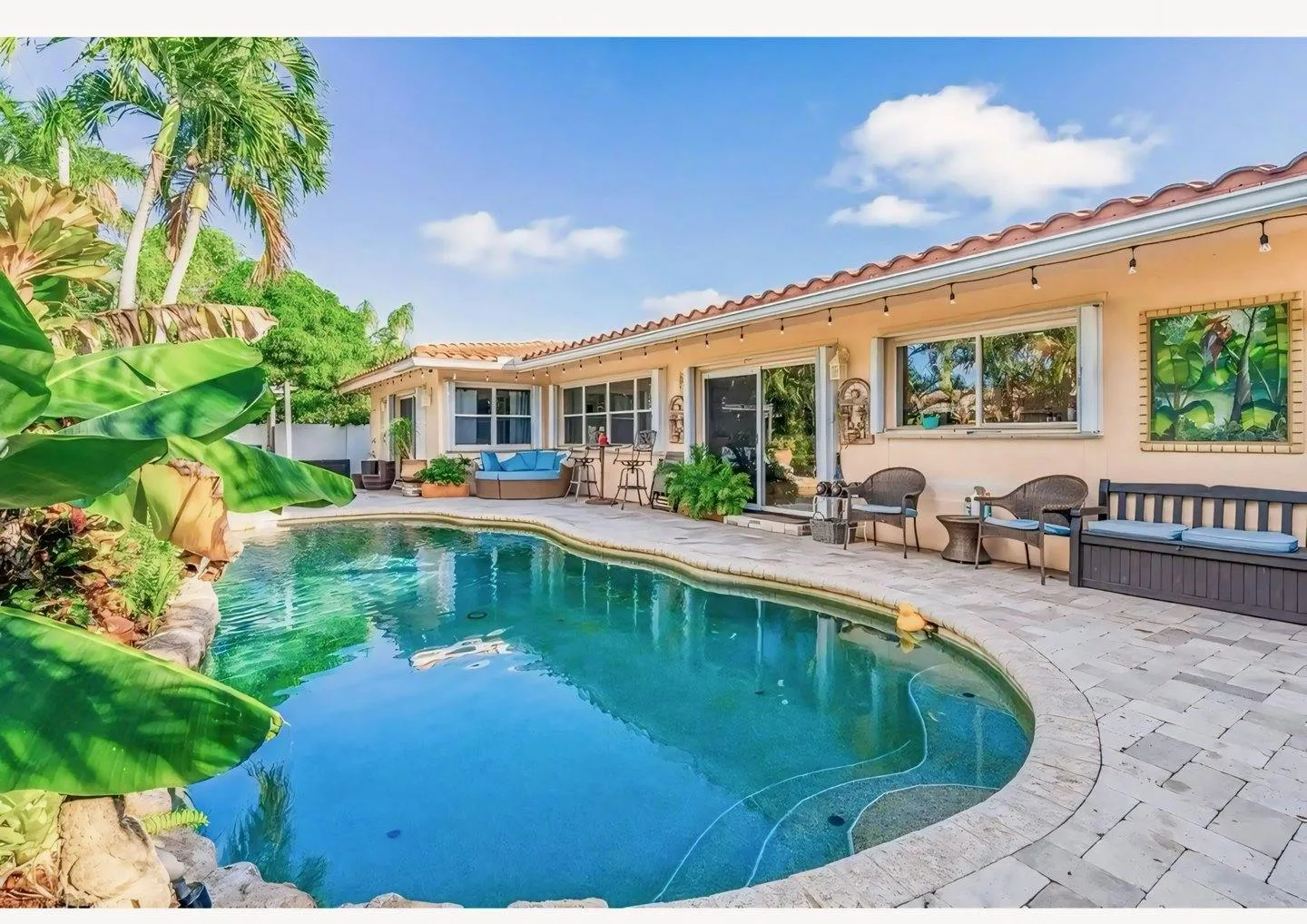 Tropical Beach Style Oasis on Northeast 25th Terrace, Boca Raton — 2