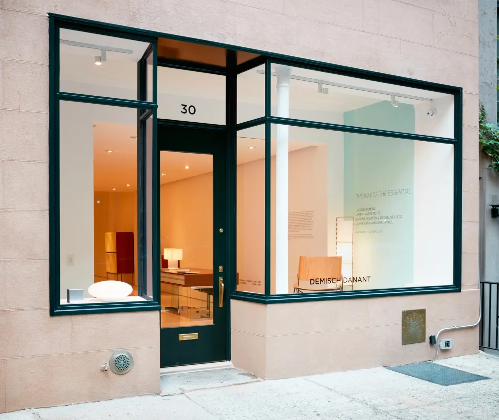 Turn-Key Storefront Space in Greenwich Village, 204 sqm, art exhibition, pop-up rental in New York, second interior view