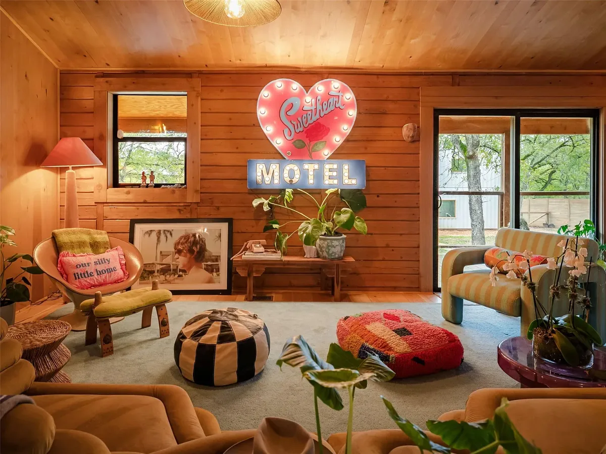 Turnkey Creative Retreat at Sweetheart Ranch, Smithville, 186 sqm, private event, pop-up rental, interior view