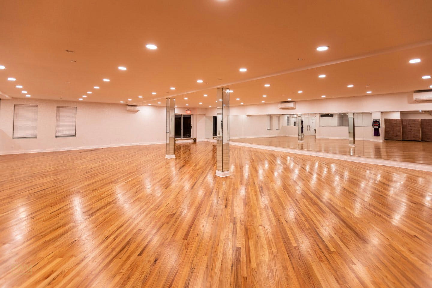 Two-Floor Industrial Studio on Quentin Road, Brooklyn, 557 sqm, pop up store