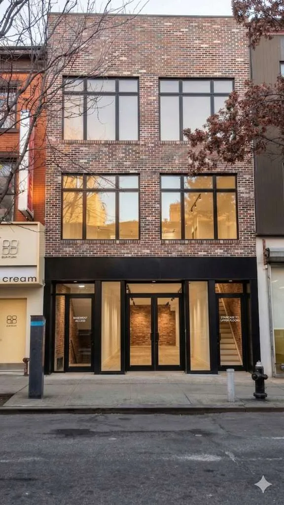 Two-Level Activation Space with Glass Storefront in Chinatown/LES, 242 sqm, pop up store in New York
