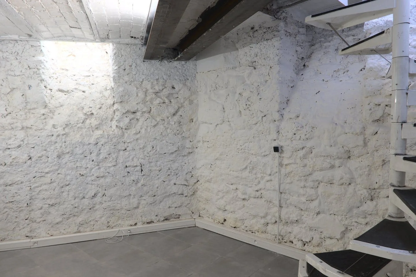 Two-Level Boutique and Underground Space in Paris — 3
