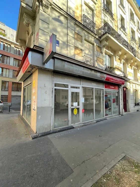 Two-Level Boutique Space on Rue des Pyrénées, Paris — 2
