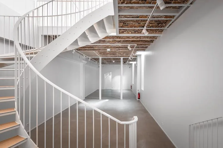 Two-Level Showroom and Retail Space on Rue de Turenne — 4