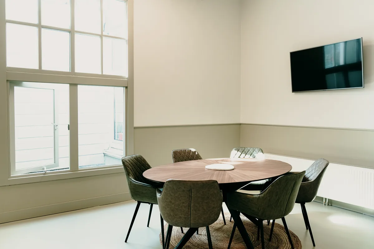 Two-Story Office Space on Amsterdam's Scenic Canal, 513 sqm, networking event, pop-up rental, third interior view