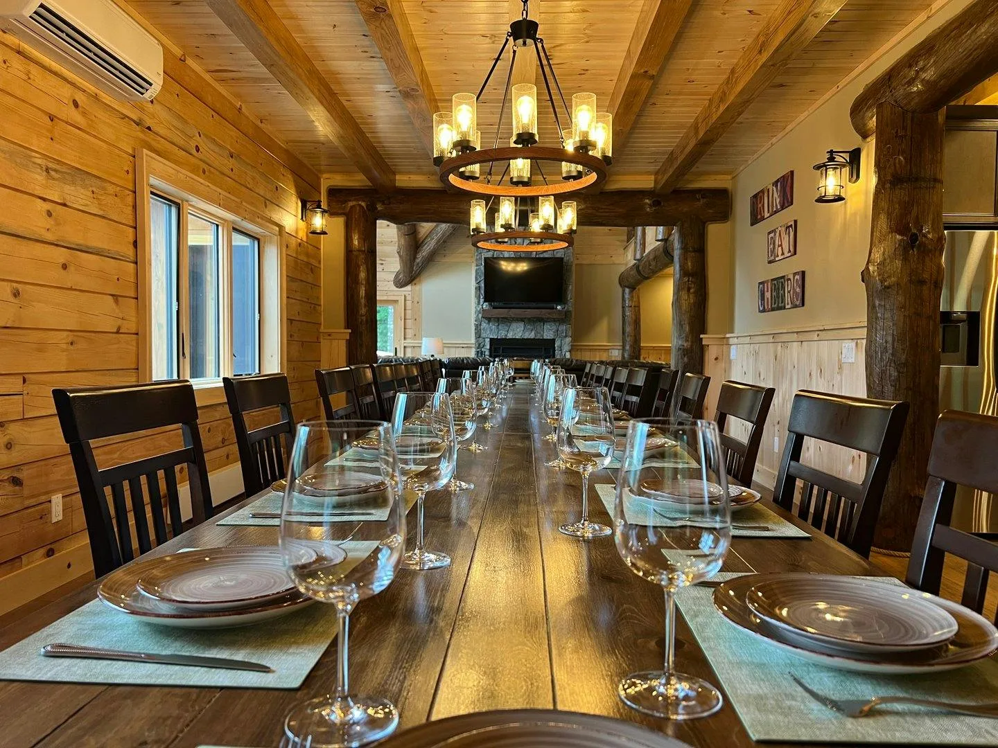 Ultimate Luxury Adirondacks Lodge in Upper Jay — 3