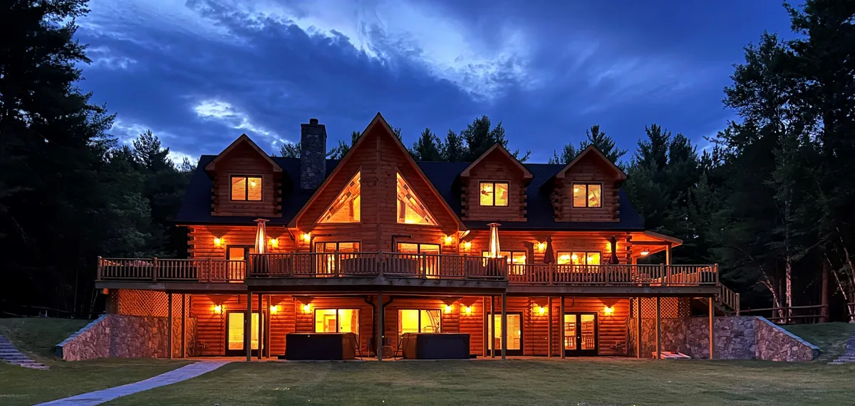 Ultimate Luxury Lodge with Mountain Views, 576 sqm, showroom presentation, pop-up rental in Upper Jay, interior view