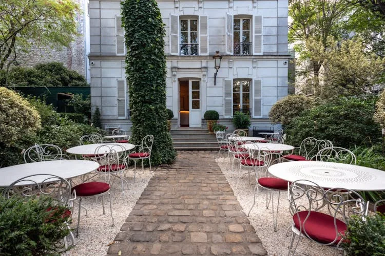Unique 1000 sqm Showroom and Event Space in Montmartre — 3