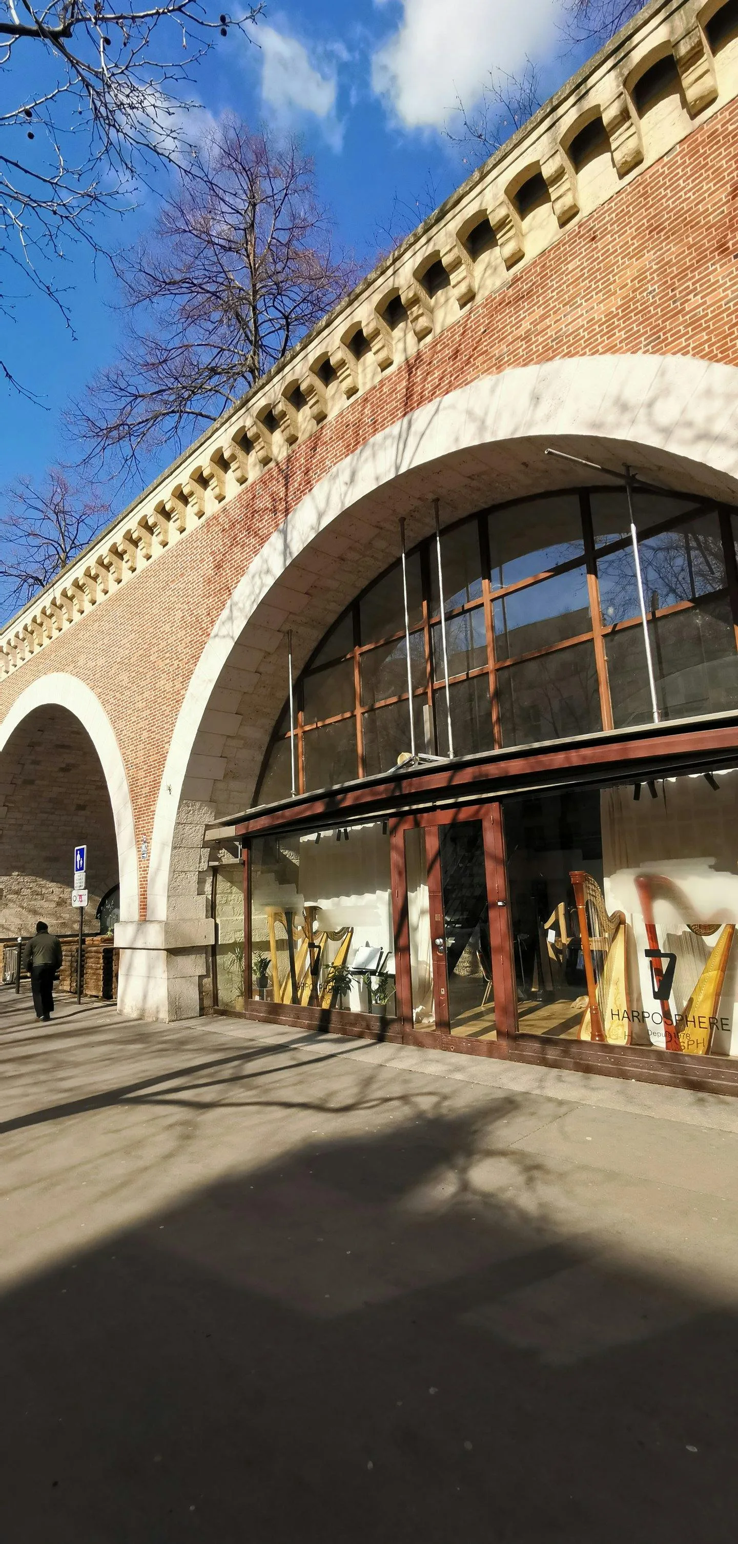 Unique 120 sqm Commercial Space in Bastille, Paris