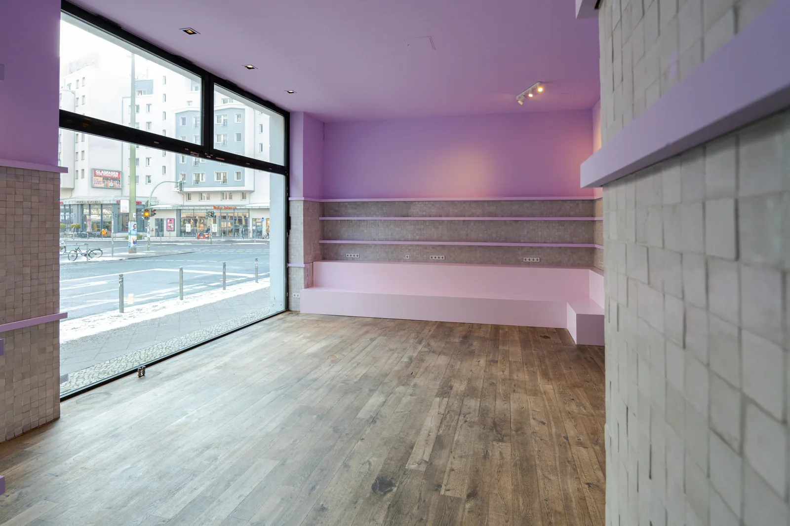 Unique 180 sqm Pop-Up and Event Space at Alexanderplatz — 3