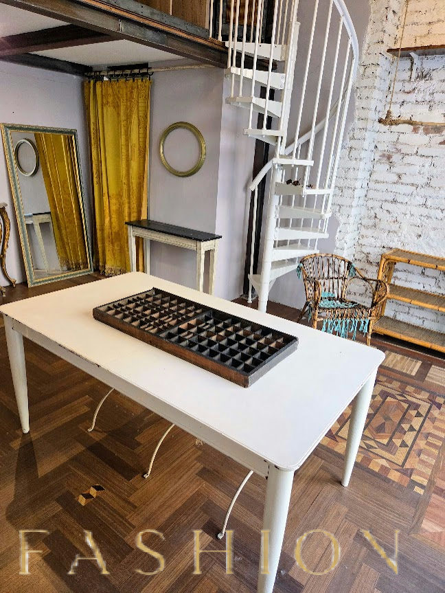 Unique 25 sqm Pop-Up Store with Mezzanine in Porta Venezia, pop up store in Milano, second interior view