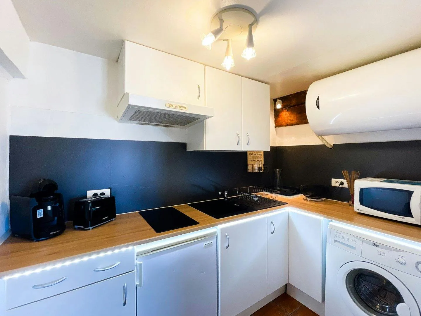 Unique 36 sqm Commercial Studio in Carcassonne Center — 5