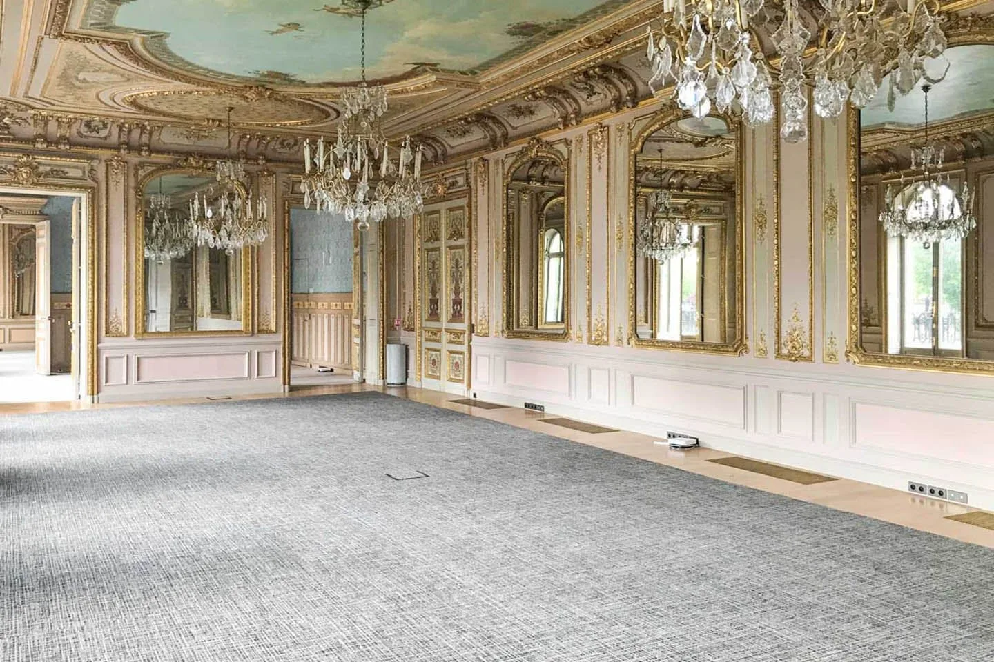 Unique 500 sqm Commercial Space near Arc de Triomphe