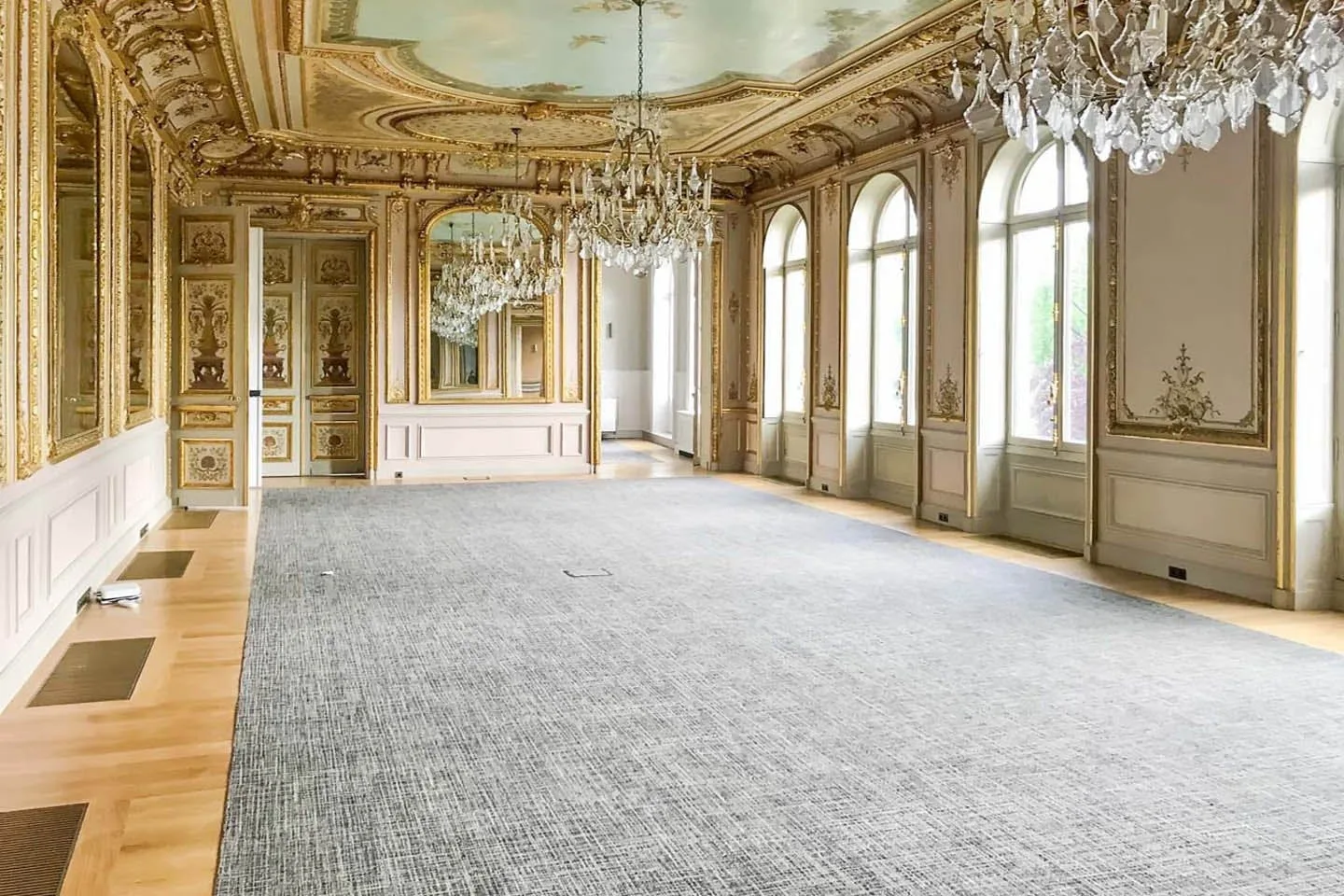Unique 500 sqm Commercial Space near Arc de Triomphe — 2