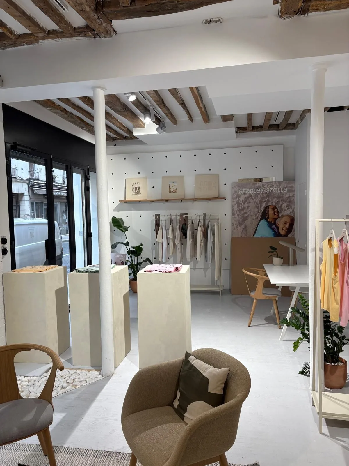 Unique 50m² Retail Space in Haut Marais, pop up store in Paris, third interior view