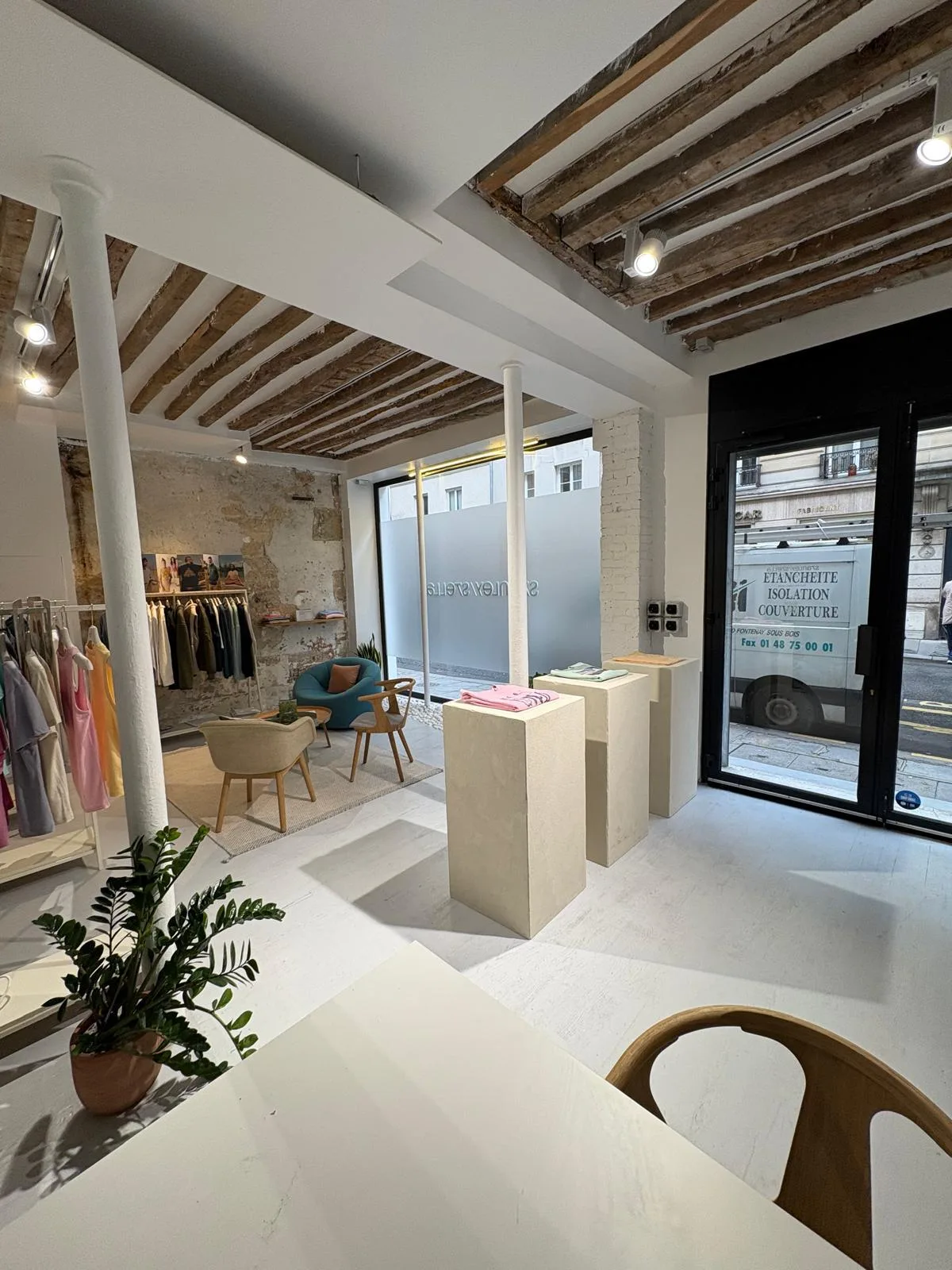 Unique 50m² Retail Space in Haut Marais, pop up store in Paris, additional interior view