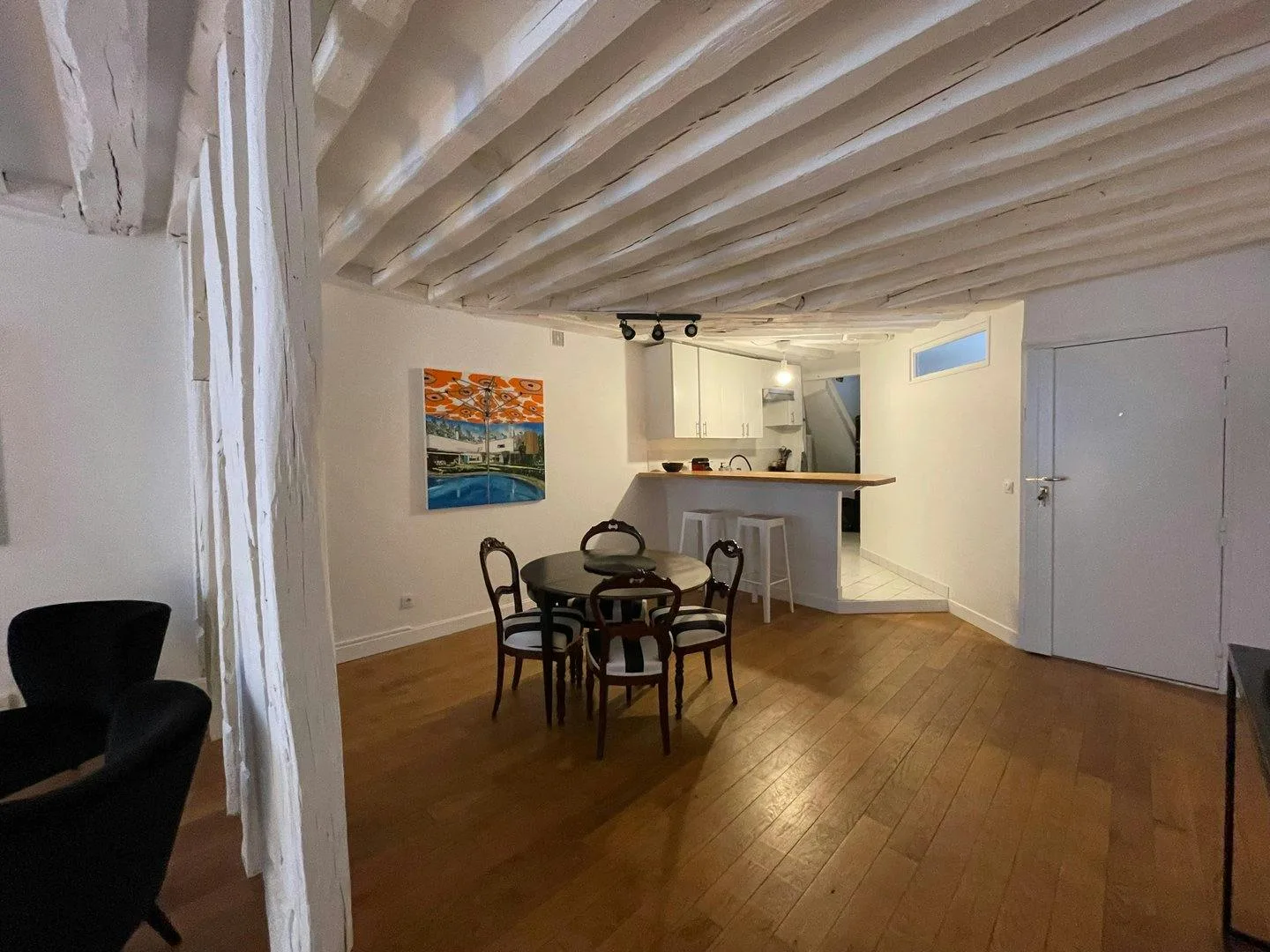 Unique 60 sqm Showroom Apartment on Rue Chabanais, Paris — 4