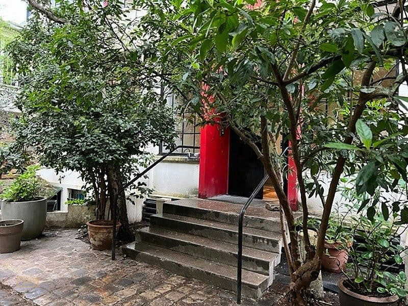Unique 600 sqm Space with TV Set and Offices in Paris, art exhibition, pop-up rental