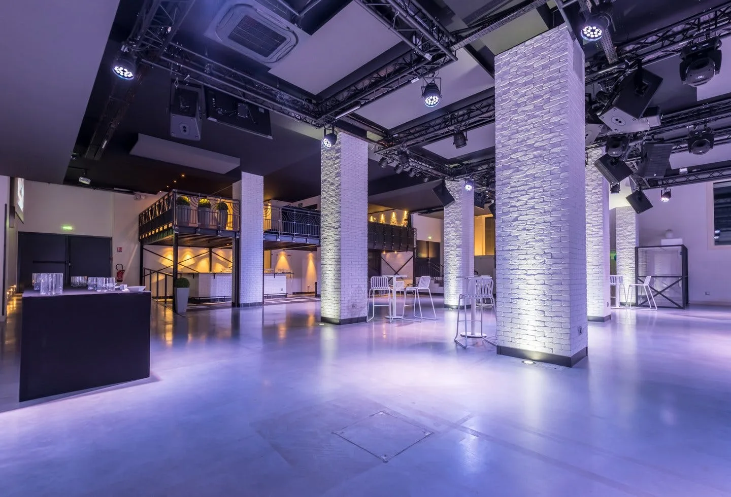 Unique 700 sqm Commercial Space in Paris 15th Arrondissement
