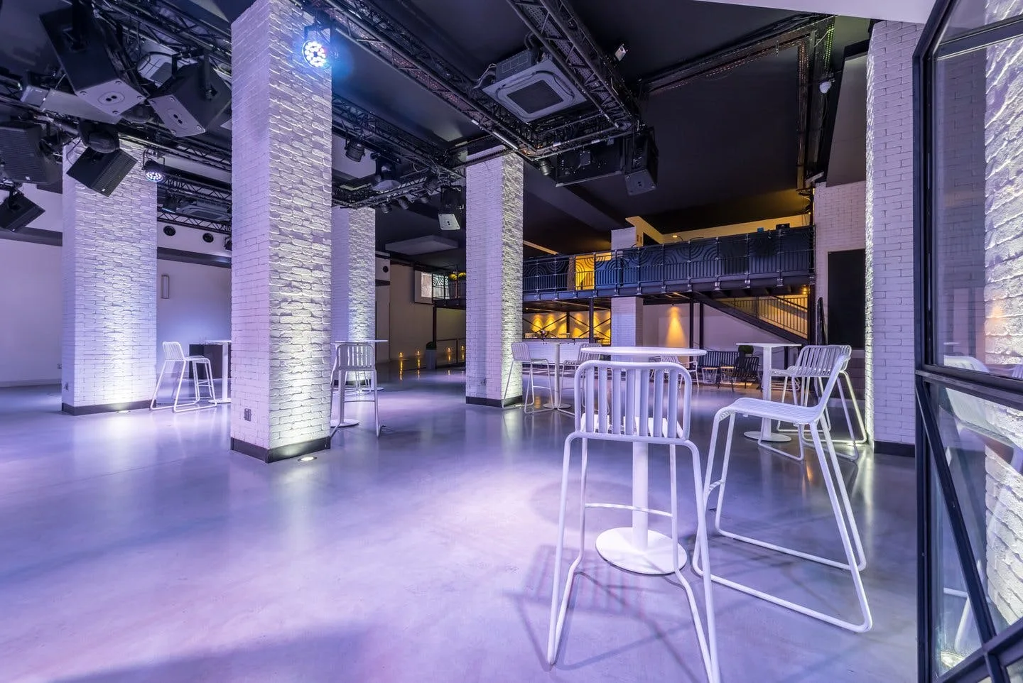 Unique 700 sqm Commercial Space in Paris 15th Arrondissement — 2