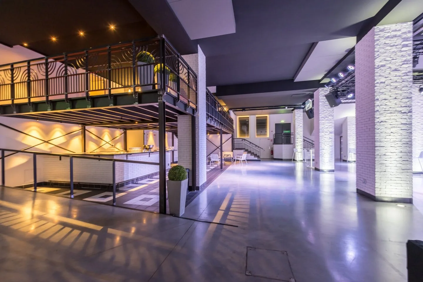 Unique 700 sqm Commercial Space in Paris 15th Arrondissement — 3