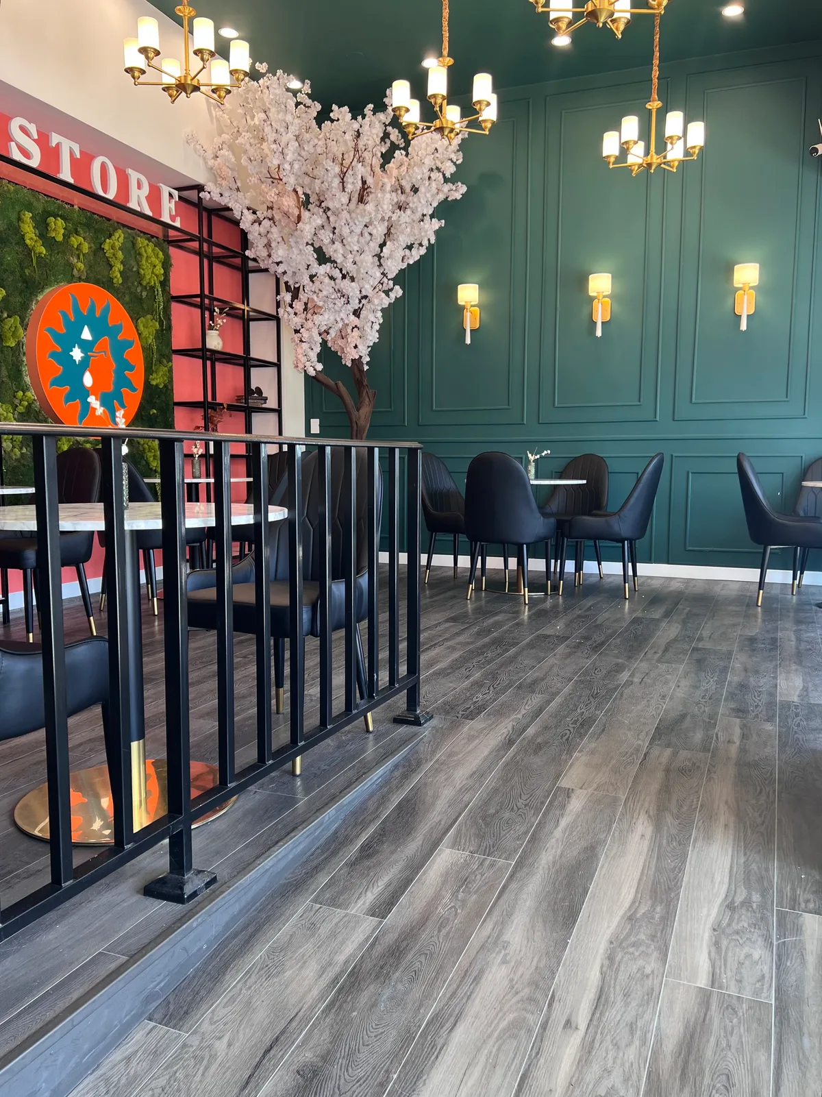 Unique 900 sq ft Café Space Available, 84 sqm, private event, pop-up rental in Los Angeles, second interior view