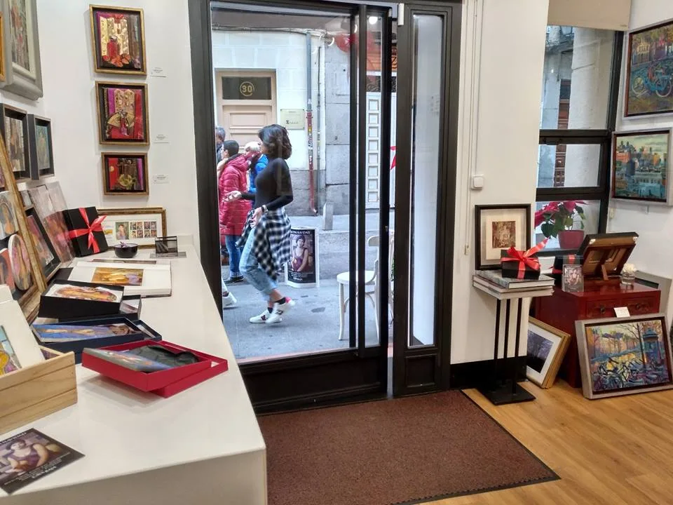 Unique Art Gallery in Madrid de los Austrias, 5 sqm, art exhibition, pop-up rental