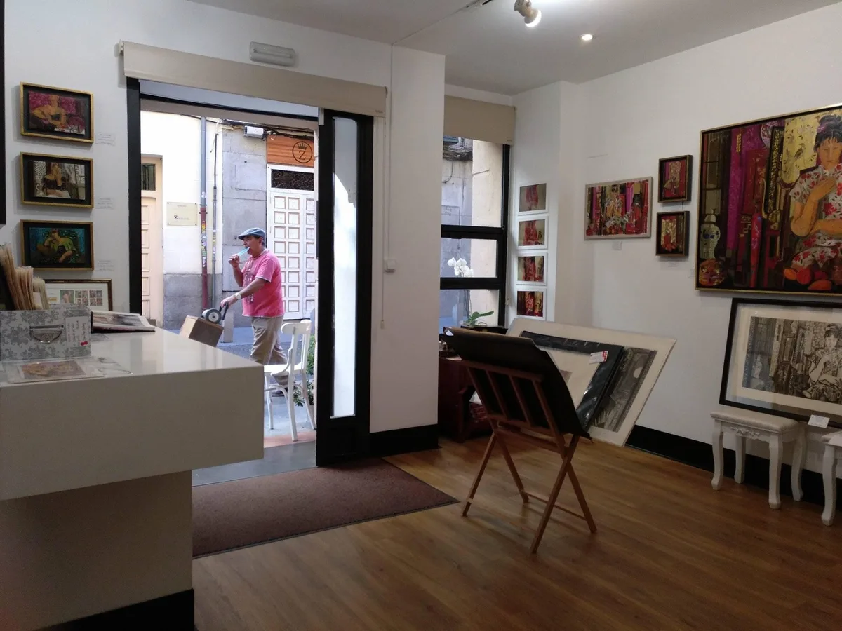 Unique Art Gallery in Madrid de los Austrias, 5 sqm, art exhibition, pop-up rental, third interior view