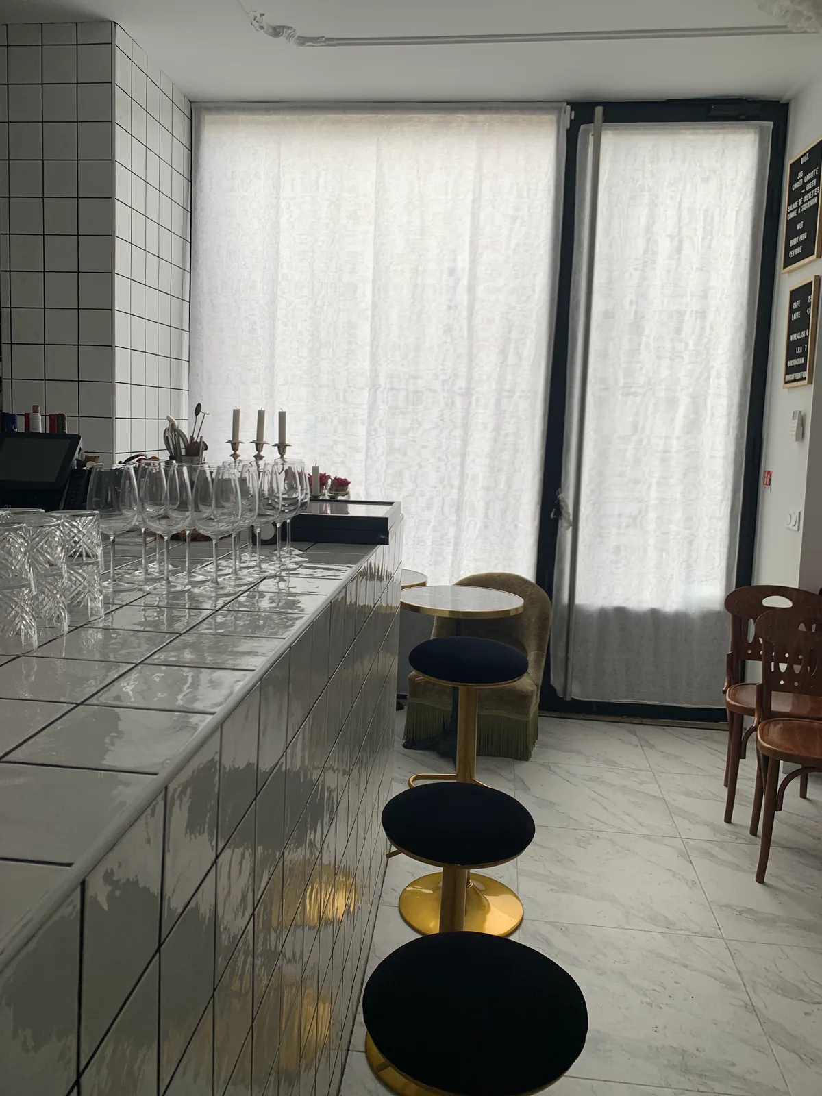 Unique Café and Fashion Vintage Space — 2