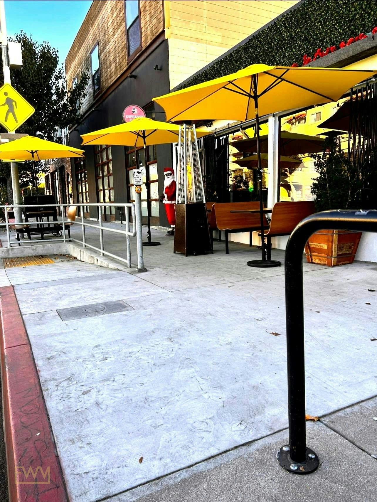 Unique Cafe with Outdoor Seating in Los Angeles, 56 sqm, pop up store