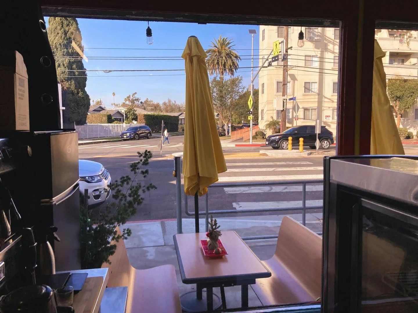 Unique Cafe with Outdoor Seating in Los Angeles — 3