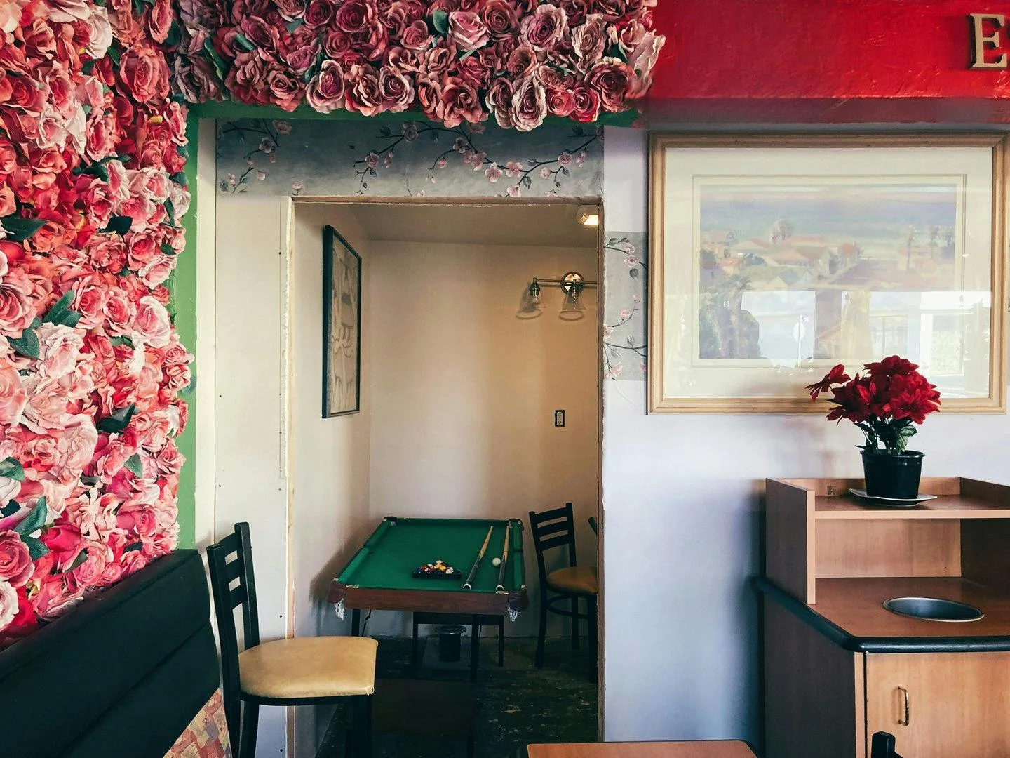 Unique Cafe with Outdoor Seating in Los Angeles — 4
