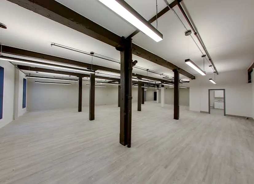 Unique Commercial Lofts for Rent in Cadbury Lofts, 139 sqm, office, pop-up rental in Montreal