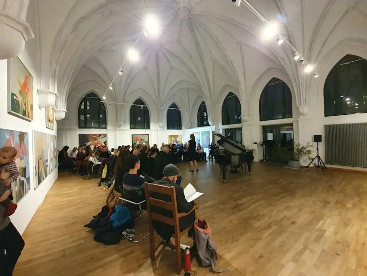 Unique Commercial Space with High Ceilings in Berlin — 3