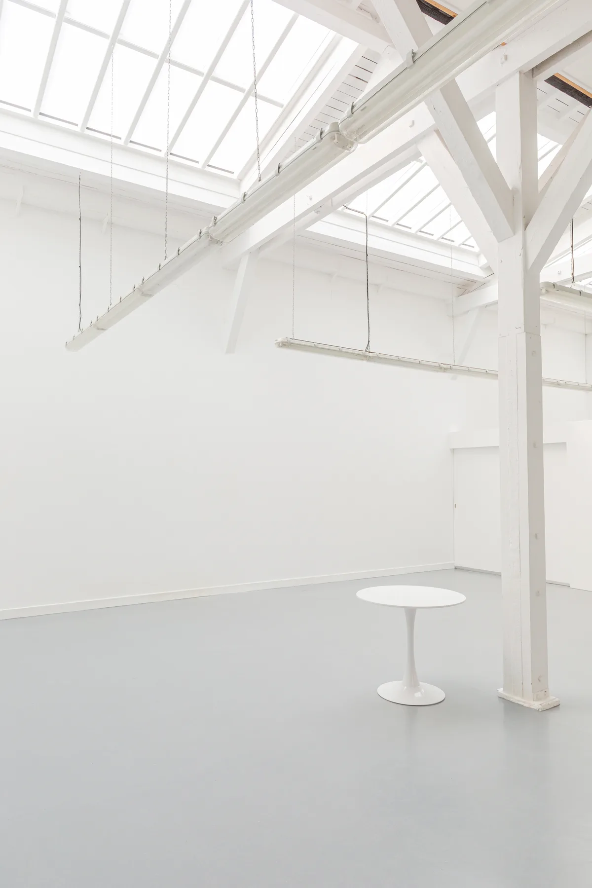 Unique Contemporary Art Gallery in Paris, 92 sqm, art exhibition, pop-up rental, interior view