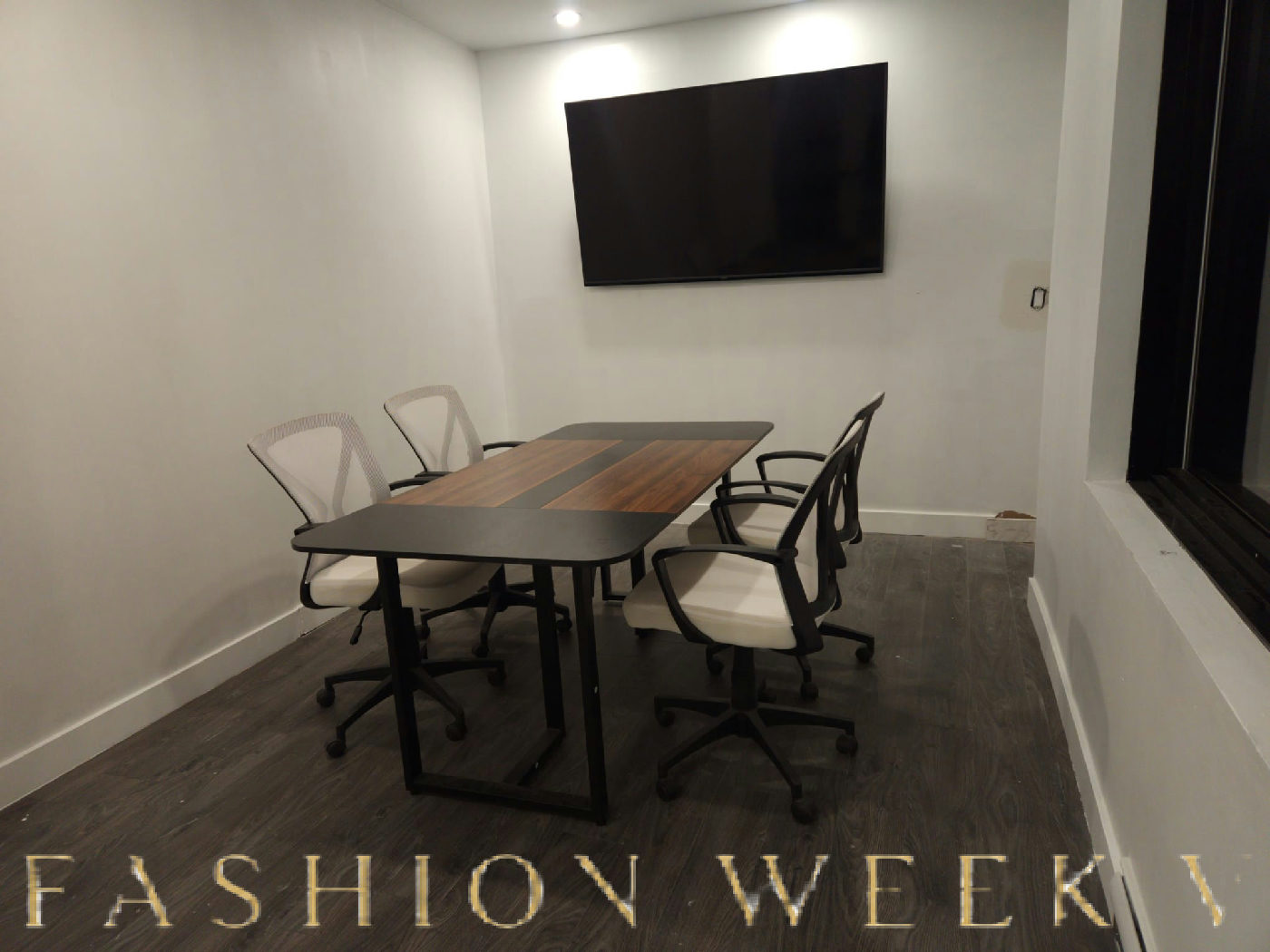 Unique Coworking Space with Meeting Room in Montreal, 59 sqm, pop up store in Montréal