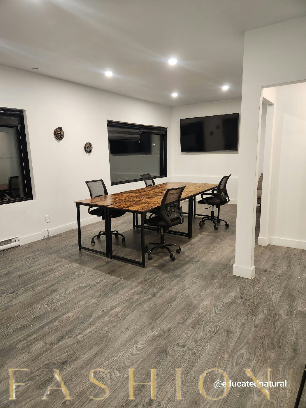 Unique Coworking Space with Meeting Room in Montreal, 59 sqm, pop up store in Montréal, second interior view