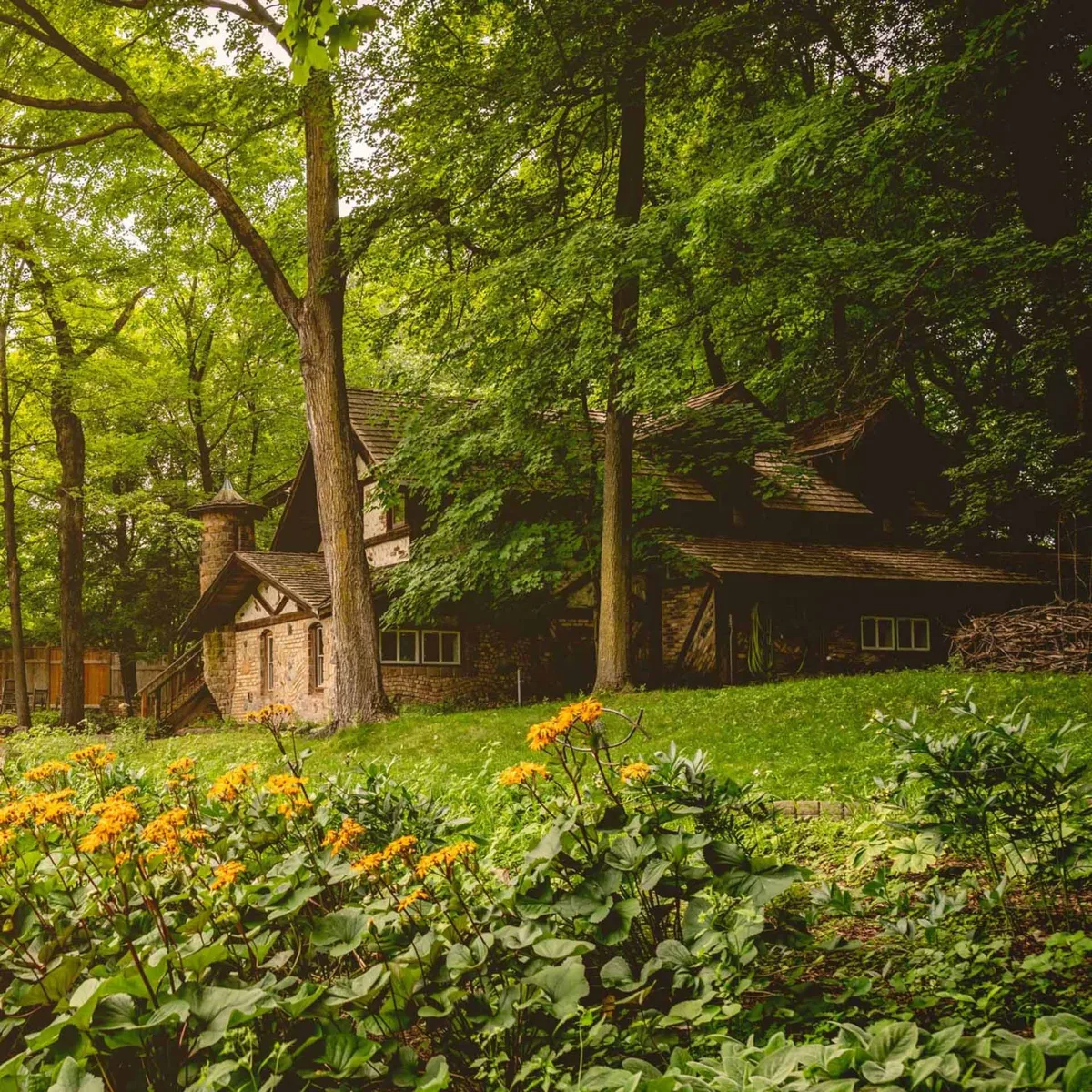 Unique Event Center in a Renovated Rustic Chapel, 929 sqm, pop up store in Orono