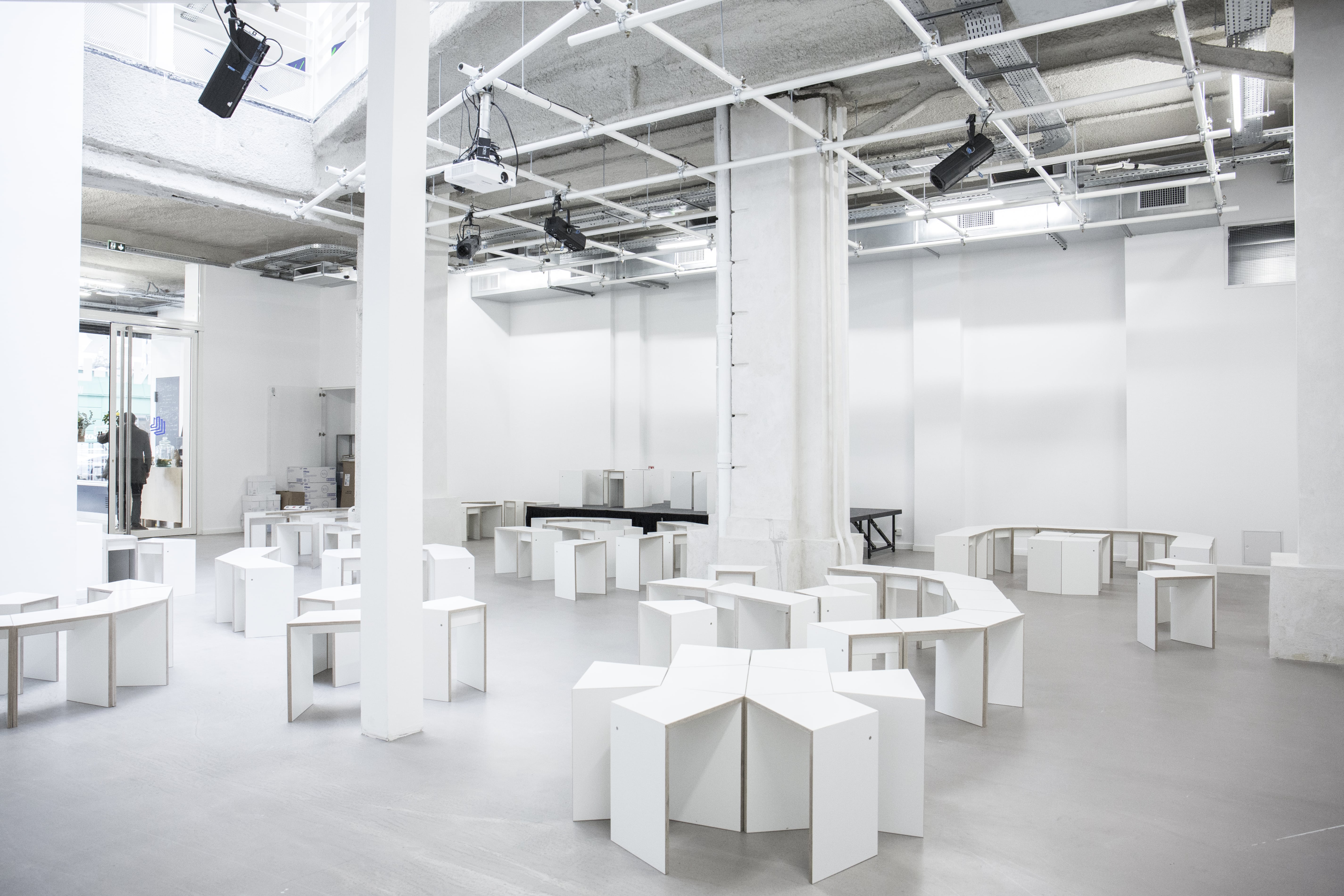 Unique Event Space for Creative Gatherings, 108 sqm, showroom presentation, pop-up rental in Paris