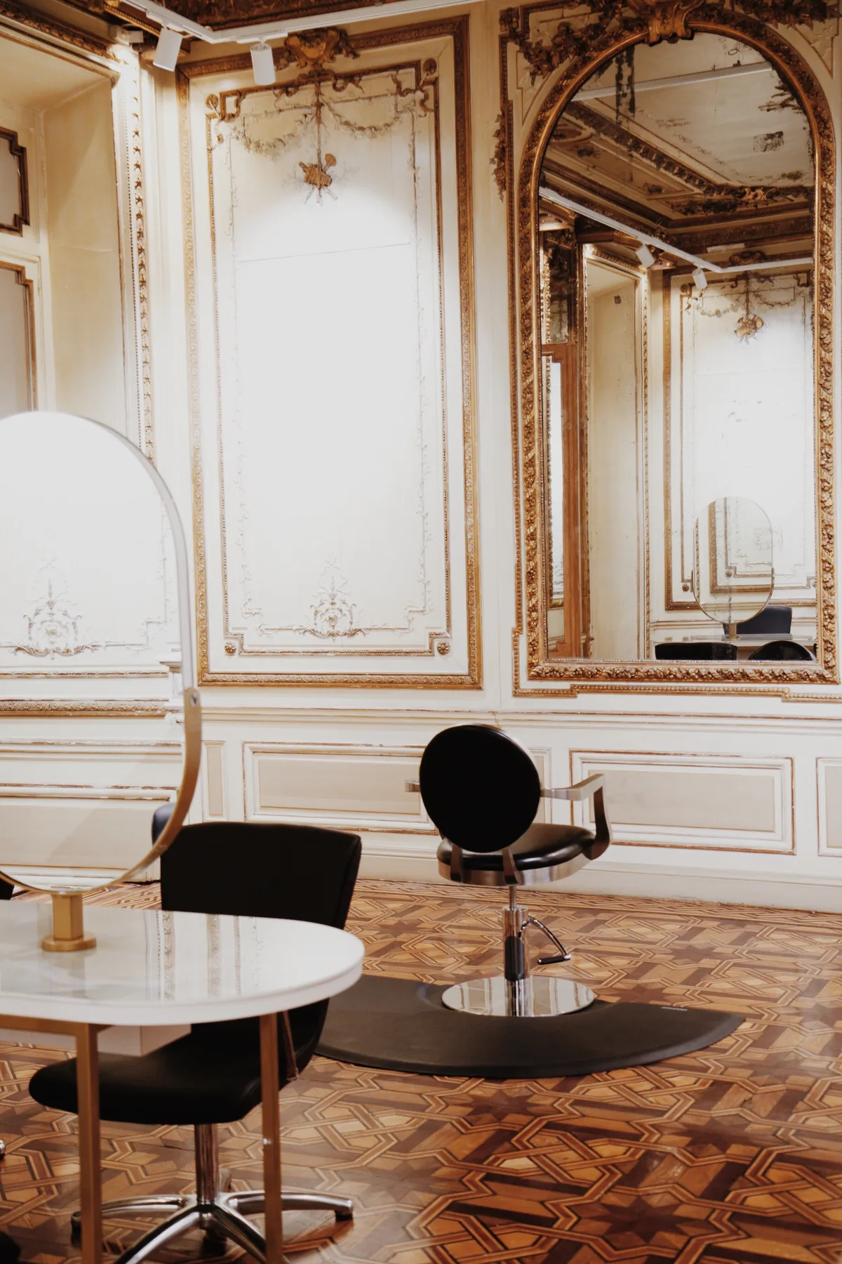 Unique Event Space in 18th Century Marseille Mansion, 125 sqm, pop up store, second interior view