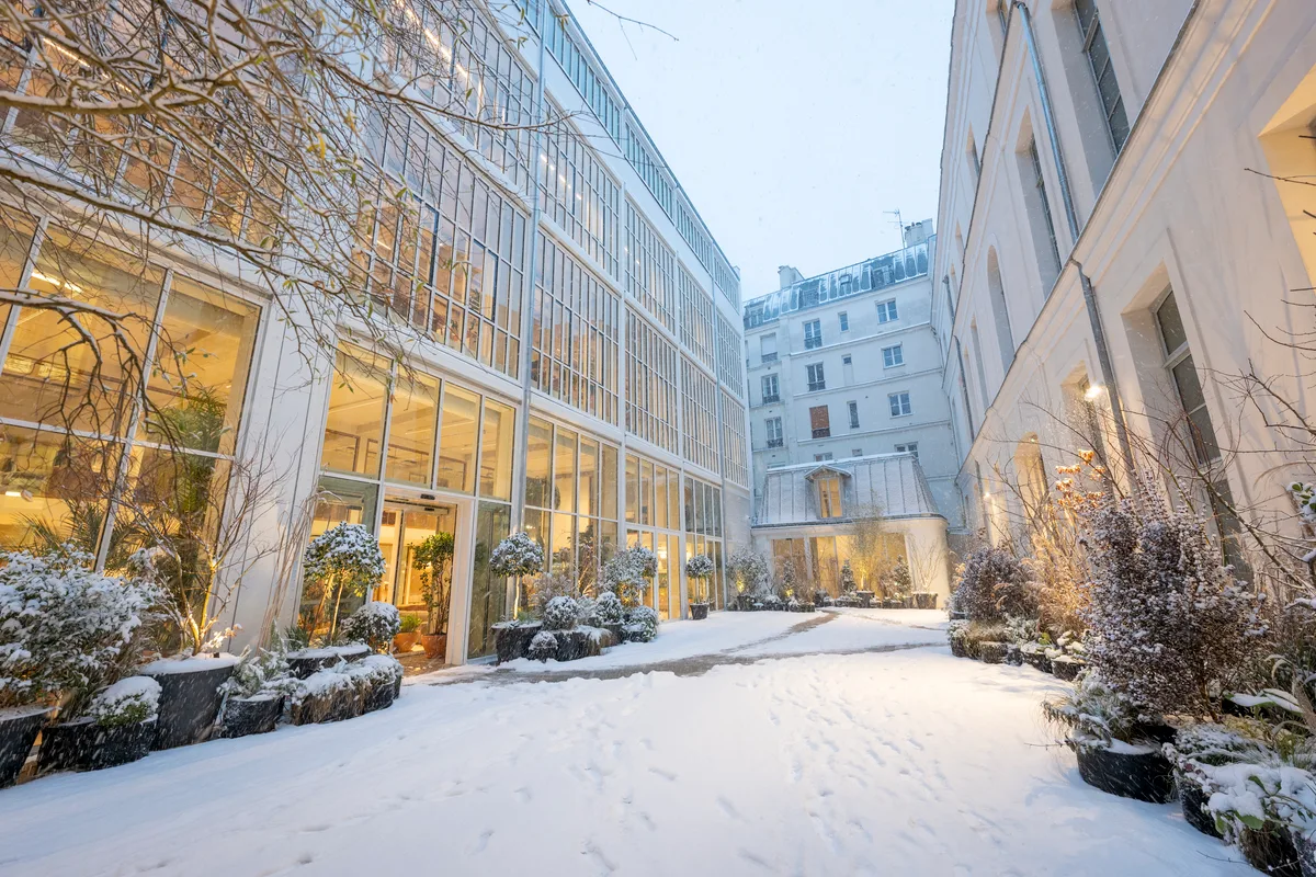 Unique Event Space with Advanced Audiovisual Setup, 500 sqm, corporate event, pop-up rental in Paris, third interior view
