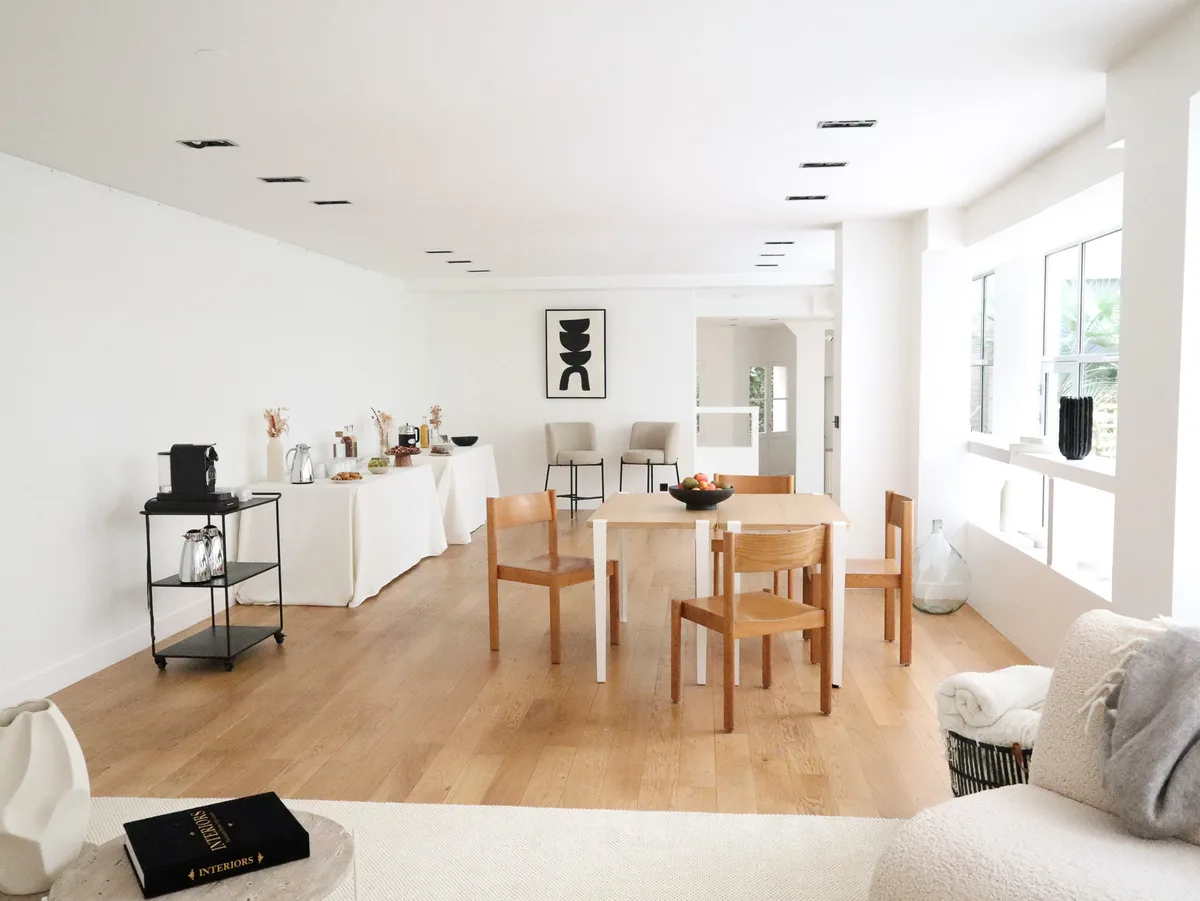 Unique Event Space with Garden Terrace on Avenue Montaigne, 200 sqm, showroom presentation, pop-up rental in Paris, interior…