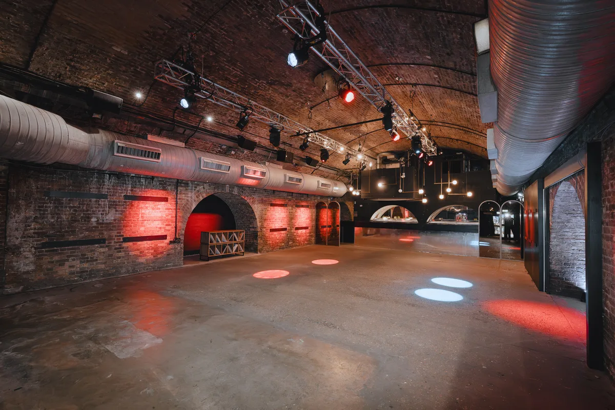 Unique Event Space with Railway Arches in Shoreditch, 836 sqm, brand activation, pop-up rental in Greater London, interior v…