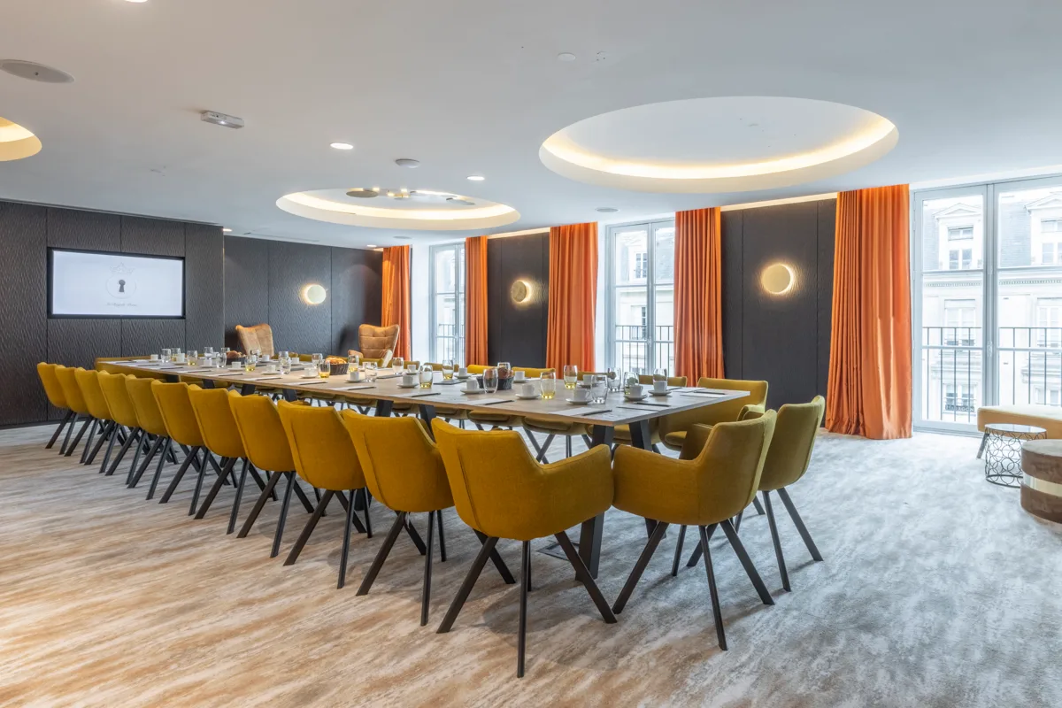 Unique Event Space with Versatile Layout in Paris, 140 sqm, showroom presentation, pop-up rental